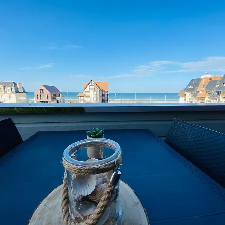 Le Balbec Vue Sur Mer Cabourg Exterior photo