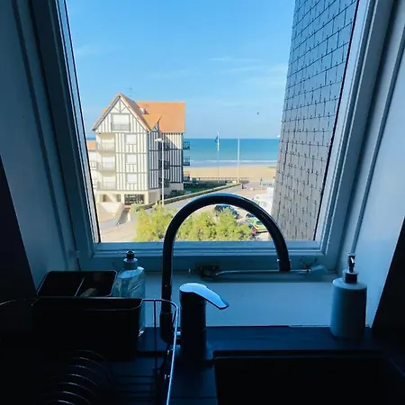 Le Balbec Vue Sur Mer Cabourg Exterior photo