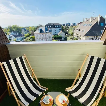 Le Balbec Vue Sur Mer Cabourg Exterior photo