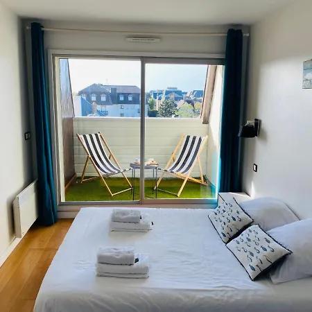 Le Balbec Vue Sur Mer Cabourg Exterior photo